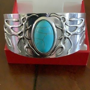 Silver Turquoises bracelet. New, size small to medium